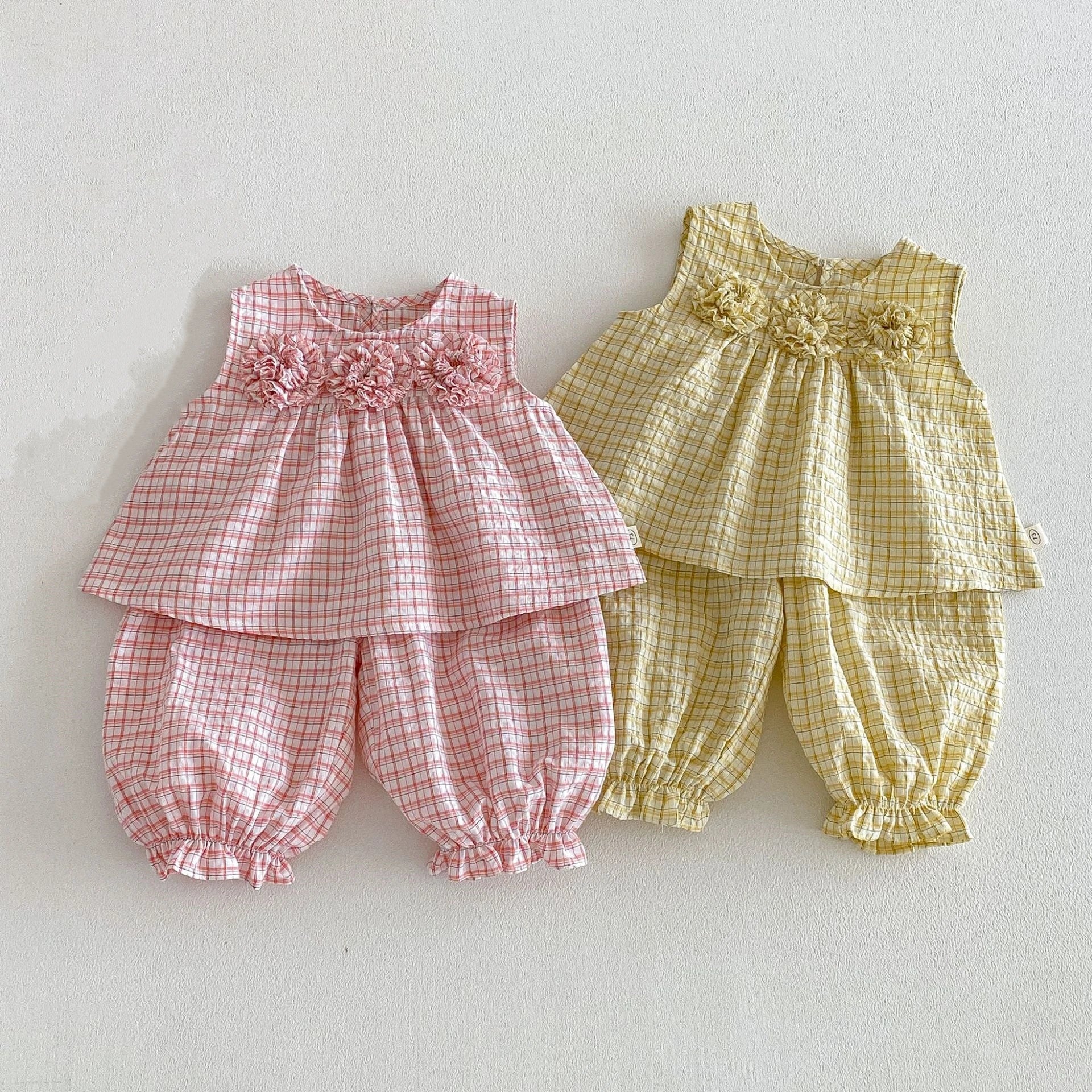 2026 Summer 6M-5T Childrens Set 3D Flower Decoration Fresh Plaid Sleeveless Top and Bloomer Pants 2PCS Girls Set